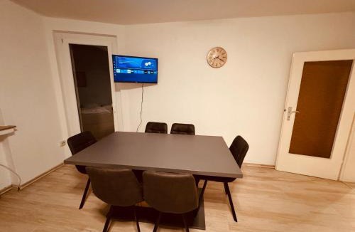 Lotte Apartment | FeWo 6P Balkon TV Küche