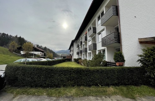 Oberstdorf Apartment | Fewo Allgäu Chalet - Gemütliche Hüttenatmosphäre + Schwimmbad und Sauna im Haus