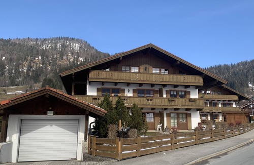 Reit im Winkl Apartment | FEWO am Hauchen, 85 qm mit Tiefgarage und Terrasse