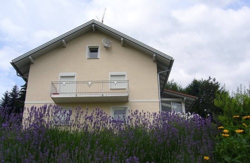 Roehrnbach Apartment | FeWo am Waldrand mit WLAN & einzigartigem Weitblick