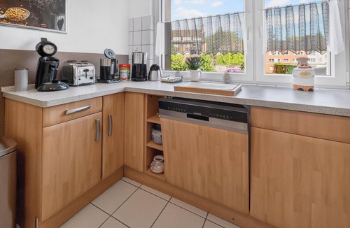 Frohnhausen Apartment | FeWo Galliet 1: 87sqm, 2 BR, balcony, quiet & close to trade fair