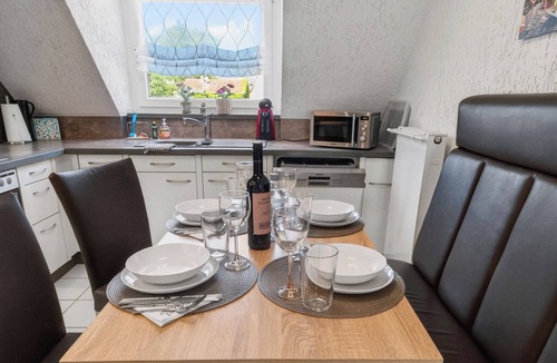 Frohnhausen Apartment | FeWo Galliet 2: 77sqm, 12sqm roof terrace, 2 BR, quiet & close to trade fair