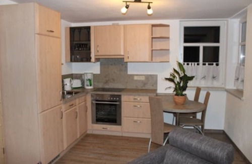 Waldidylle Apartment | Fewo Geisingberg, cozy vacation apartment in a forest idyll