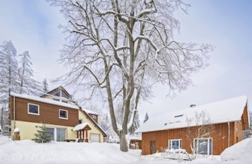 Waldidylle Apartment | Fewo Geisingberg, cozy vacation apartment in a forest idyll