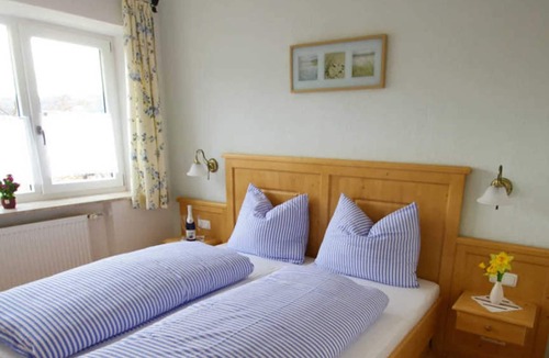 Gmund am Tegernsee Apartment | FEWO GENTIAN - Gasthof am Gasteig
