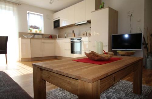 Kalzhofen Apartment | FeWo Glockenstüble mit Schwimmbad und Sauna