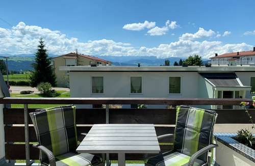Scheidegg Apartment | FeWo Längl - modern "Alpenguck" apartment with pool and sauna in the Allgäu