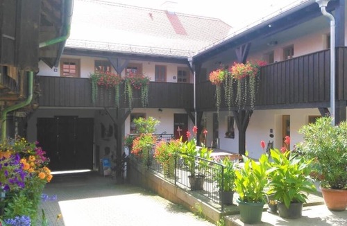 Neualbenreuth Apartment | FeWo mit wunderschönem Ausblick zum Hausberg Tillenberg