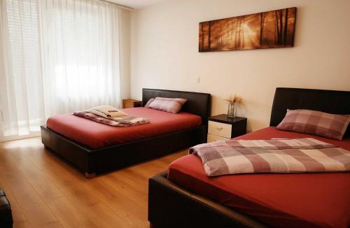 Muhlhausen Apartment | FeWo Royal & Goodness Home