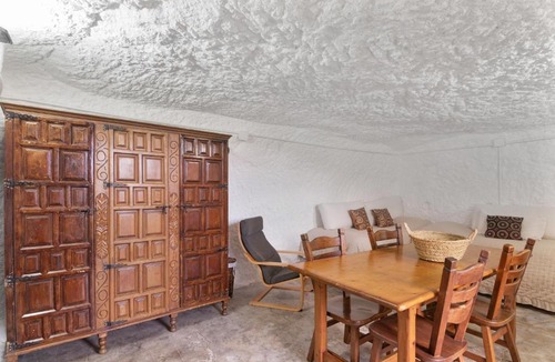 La Solana Apartment | Finca With Cave Trekking Trails