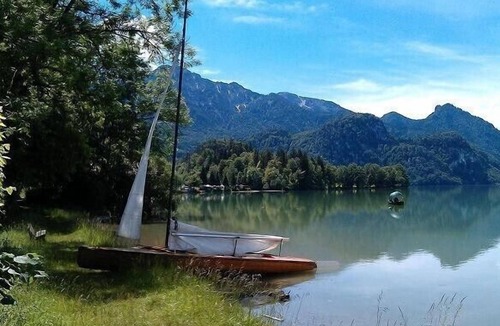 Schlehdorf Apartment | Fireplace, country style, very cozy, terrace, garden, single storey, lake