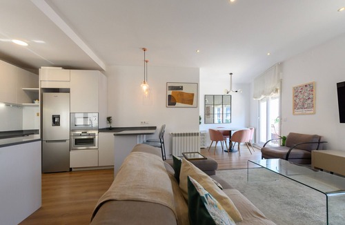 Castillejos Apartment | Flat in Madrid 2 bedrooms and private terrace
