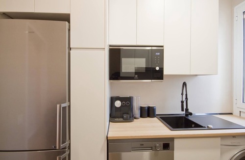 Imperial Apartment | Flat with parking in Madrid Rio