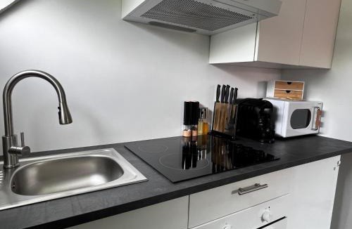 Leithe Apartment | FlattyOne Ruhrgebiet - Schlafkomfort und Anbindung - neu renoviert
