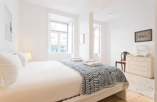 Lisbon Old Town Apartment | FLH Intendente Modern Apartment