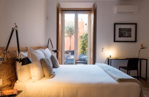 Martires Apartment | Flora Chiado Apartments