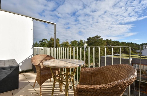 Seebad Bansin Apartment | Forum Marinar 35 - perfect beach location with side view of the Baltic Sea