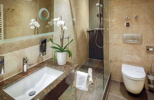 Mitte House | Four-bed room - Hotel Burgschmiet GmbH