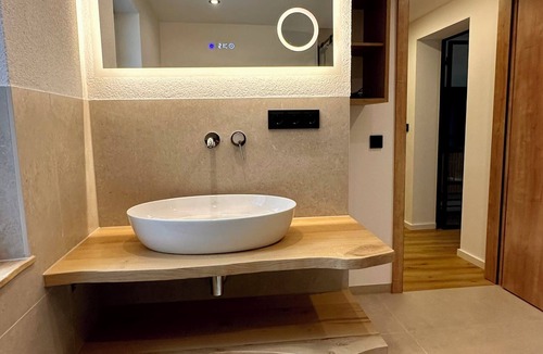 Bischofsheim an der Rhon House | Freshly renovated townhouse with high-quality furnishings