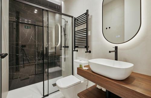 Trafalgar House | Fuencarral Living 5BR 7BH