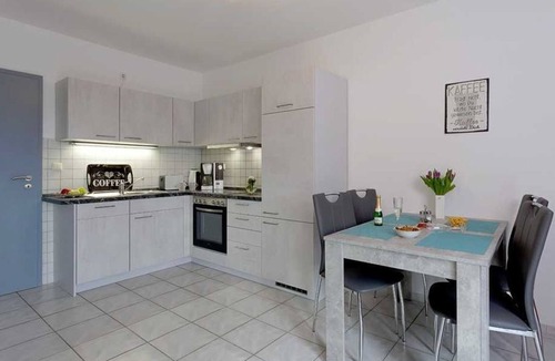 Trassenheide Apartment | * FW 3 on the ground floor with large terrace - * Ferienwohnungen Wiesenblick