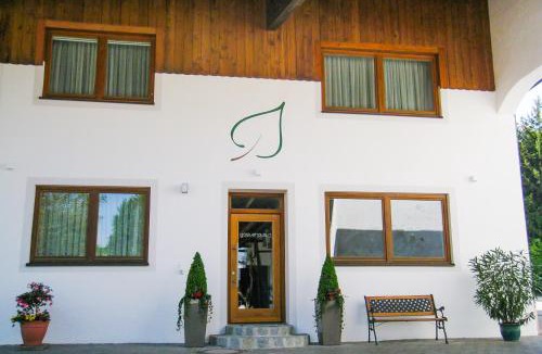 Altenerding Apartment | Gästehaus am Lindenhain