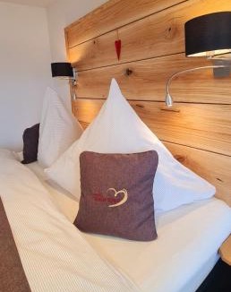 Frohnd Apartment | Gästehaus Holzer Kreuz - Ferienwohnung "Narzisse"