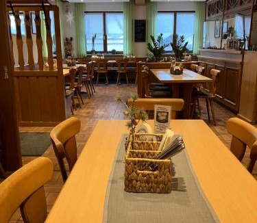Holzkirchen Hotel | Gästehaus Krone