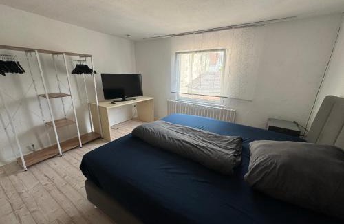 Aalen Apartment | Gästehaus mit 5 separaten Schlafzimmern für 8 Personen , 24 h check in