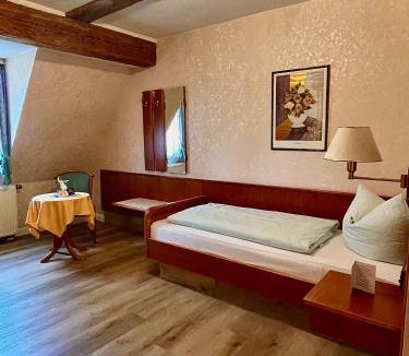 Oberasbach Hotel | Gästehaus Wild Nürnberg-West