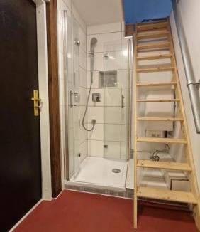 Nordwestliche Außenstadt Apartment | Gästezimmer mit Himmel-Blick 4 Two