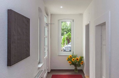 Pirna Apartment | Garden house with bathing area
