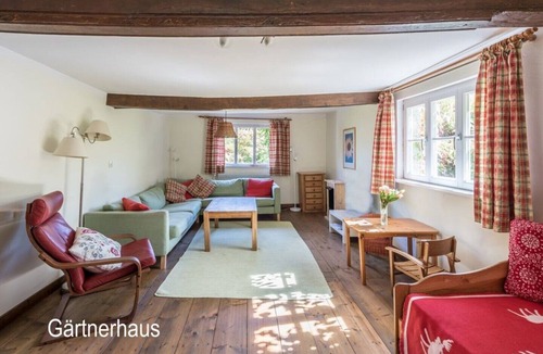 Unsleben House | Gardener's house at the water castle Unsleben