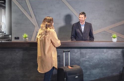 Neusaess Hotel | Garner Hotel Augsburg Nord by IHG
