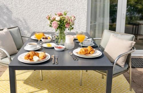 Hirschaid Apartment | Garten Apartment Souterrain für Hundefreunde mit Zaun und Terrasse