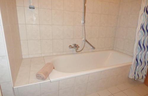 Flintsbach A. Inn Apartment | Gasthof Falkenstein - Metzgerei Schwaiger -