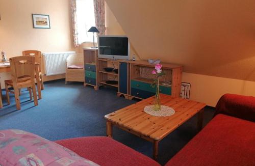 Alt Reddevitz Apartment | Gasthof-Ferienwohnungen-Kliesow´s Reuse