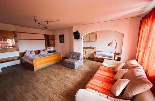 Niedertaufkirchen Hotel | Gasthof Söll