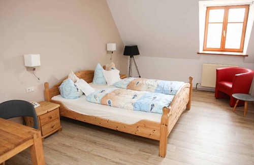 Freudenberg Bed & Breakfast | Gasthof Schloßbraeu Lintach