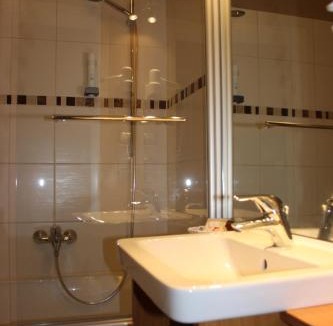 Heigenbruecken Hotel | Gasthof und Pension Zur Frischen Quelle