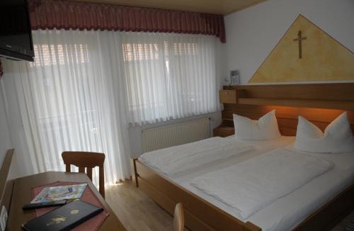 Mitteleschenbach Hotel | Gasthof Zur Krone