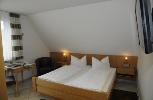 Mitteleschenbach Hotel | Gasthof Zur Krone