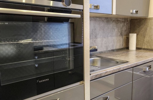 Luenen Apartment | Geli Homes L1 - 2x Kingsize Bett, 1 bis 4 Pers, Parkplatz, TV, Wifi, Kaffee, Tee