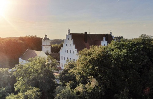 Neuburg an der Kammel Apartment | Gemütliche 3,5 Zimmer Ferienwohnung mit 100m2 Nahe zum Legoland Deuschlend