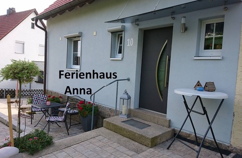 Windischeschenbach Apartment | Gemütlich eingerichtetes Feriendomizil mit Balkon in Neuhaus, der Hochburg des Zoiglbieres