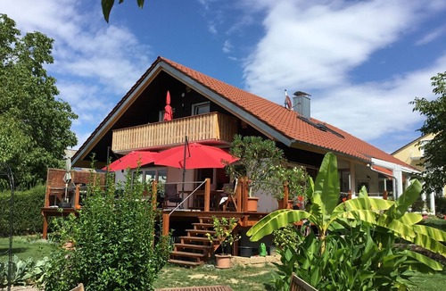 Iznang Apartment | Gemütliche 2-Zimmer WHG mit Balkon/Parkplatz Ost/ Halbinsel Höri/Bodensee