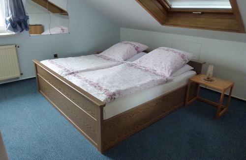 Nagel Apartment | Gemütliche 65qm Ferienwohnung mit Terrasse, naturnah