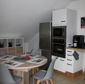 Stockum Apartment | gemütliche Dachgeschoss- Ferienwohnung im Grünen