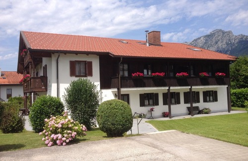 Gmain Apartment | gemütliche Ferienwohnung für 1-4 Personen mit 2 Schlafzimmern (Wohnung 1)
