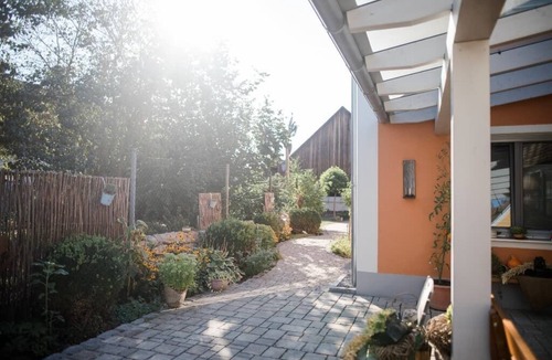 Burglengenfeld Apartment | Gemütliche Ferienwohnung mit Balkon und Abendsonne